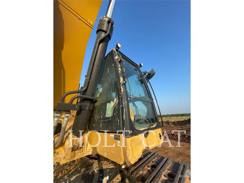 CAT 374 履带挖掘机