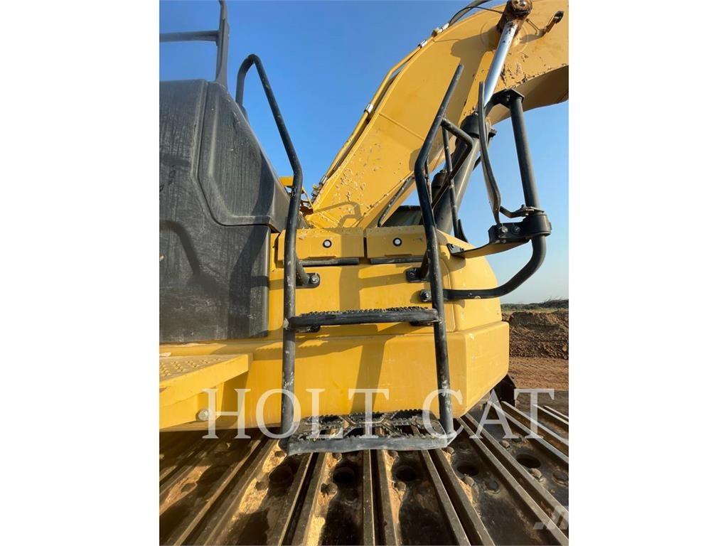 CAT 374 履带挖掘机