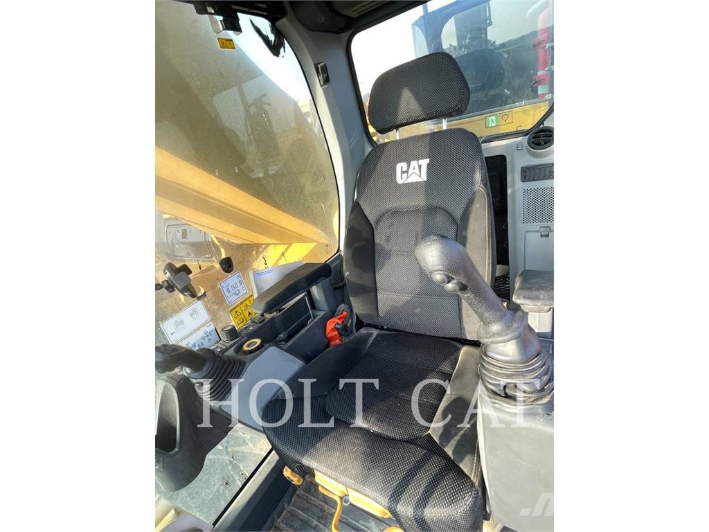 CAT 374 履带挖掘机