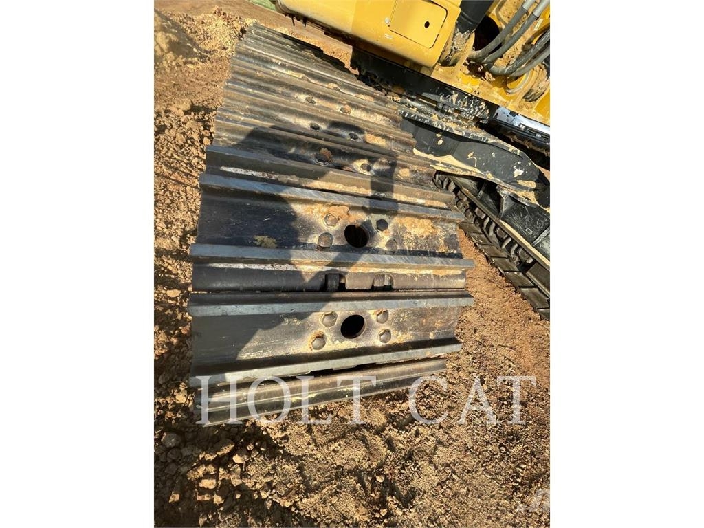 CAT 374 履带挖掘机