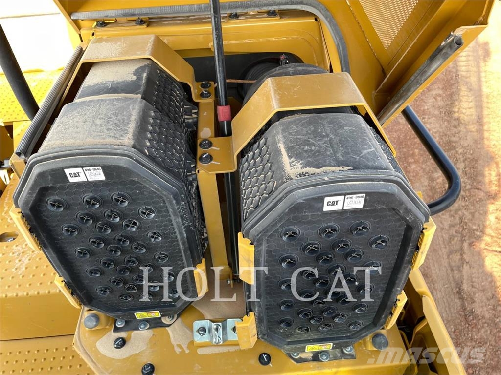 CAT 374 履带挖掘机
