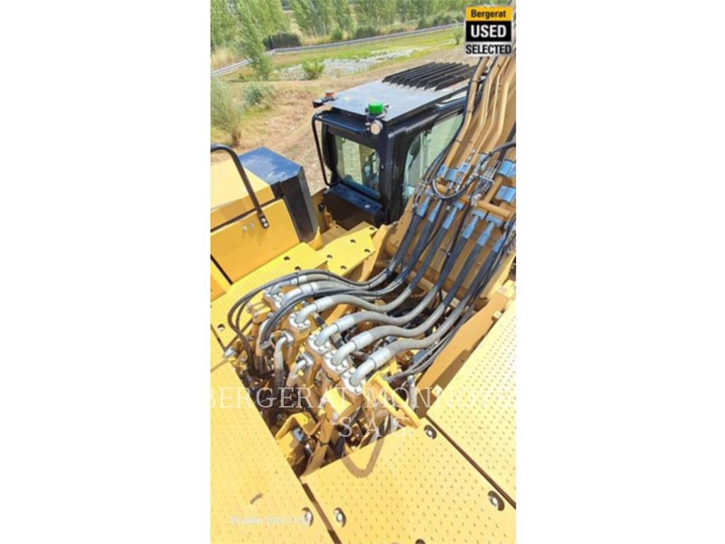 CAT 374 Crawler excavators