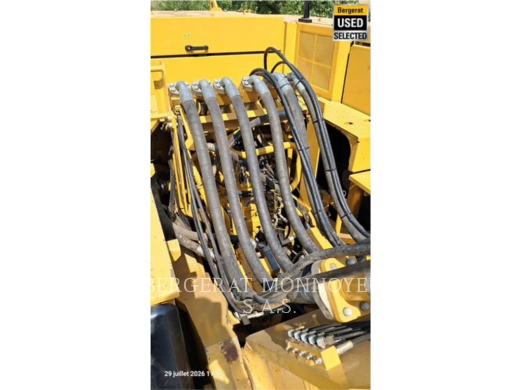 CAT 374 Crawler excavators