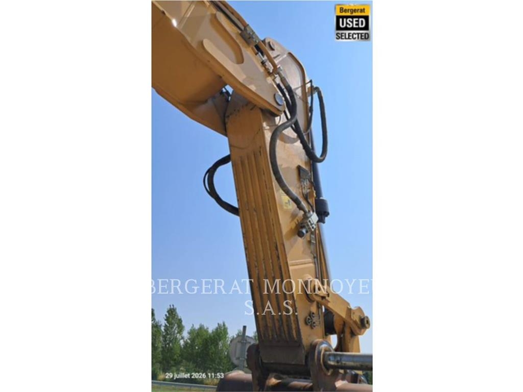 CAT 374 Crawler excavators