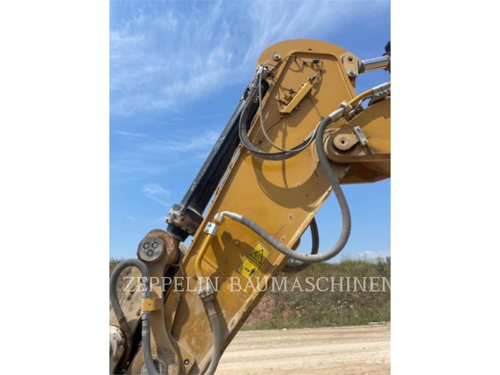 CAT 374-07A Bagri goseničarji
