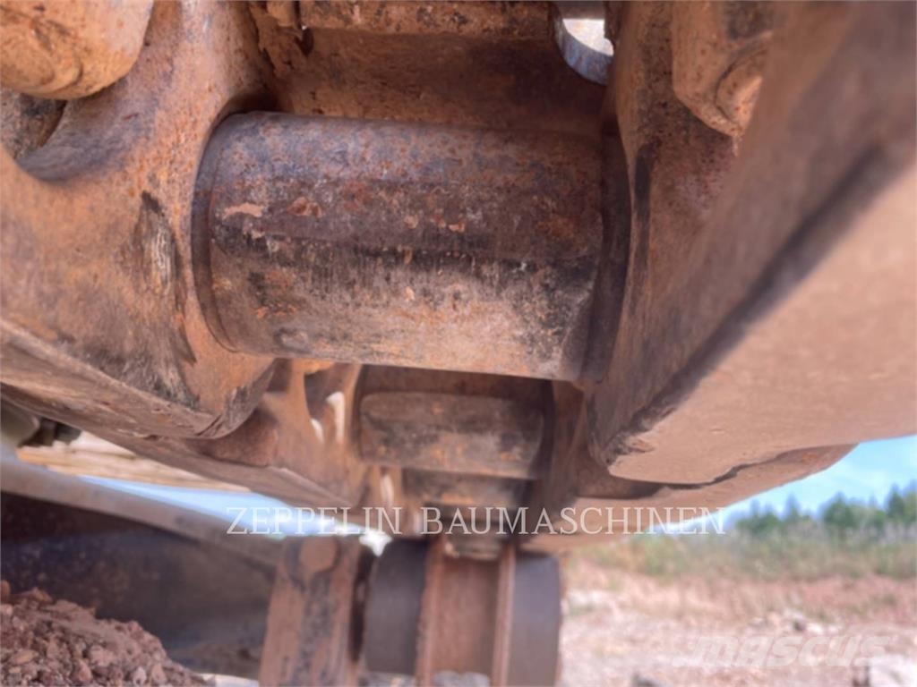 CAT 374-07A Bagri goseničarji