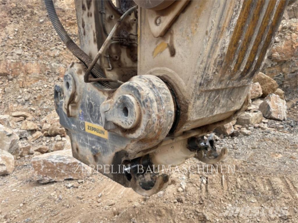 CAT 374-07A Bagri goseničarji