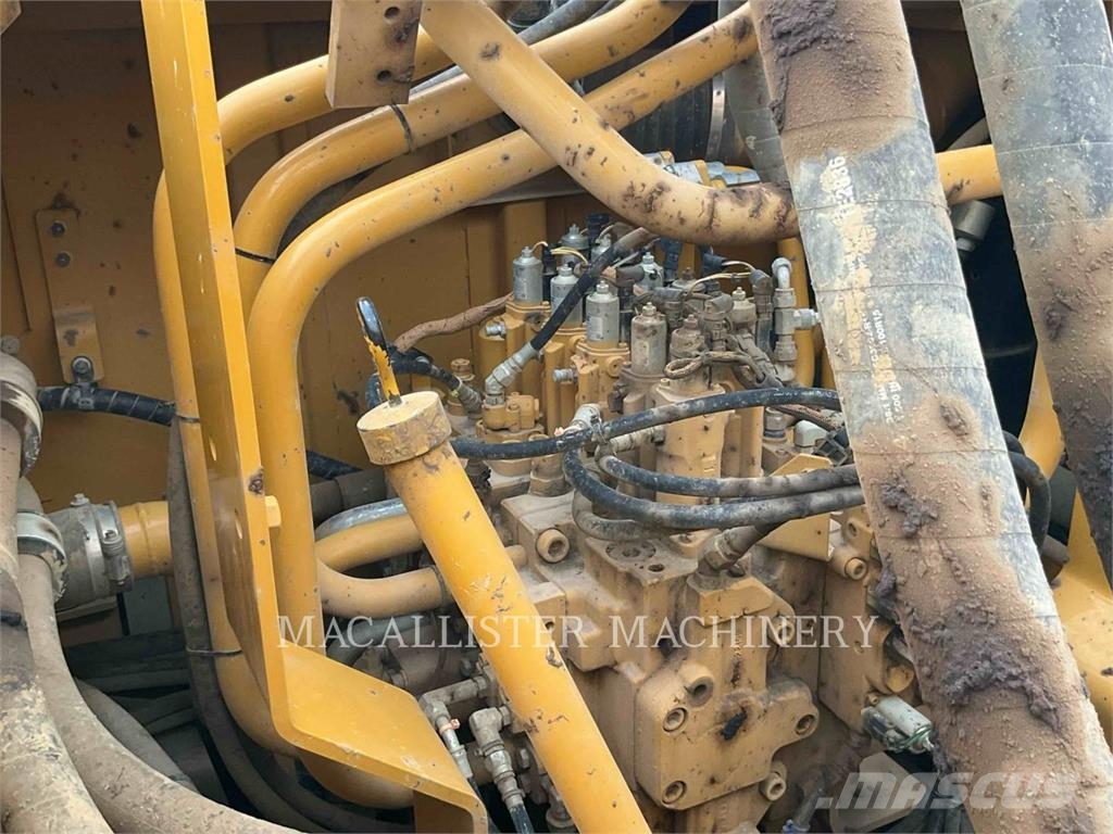 CAT 37407 Bagri goseničarji