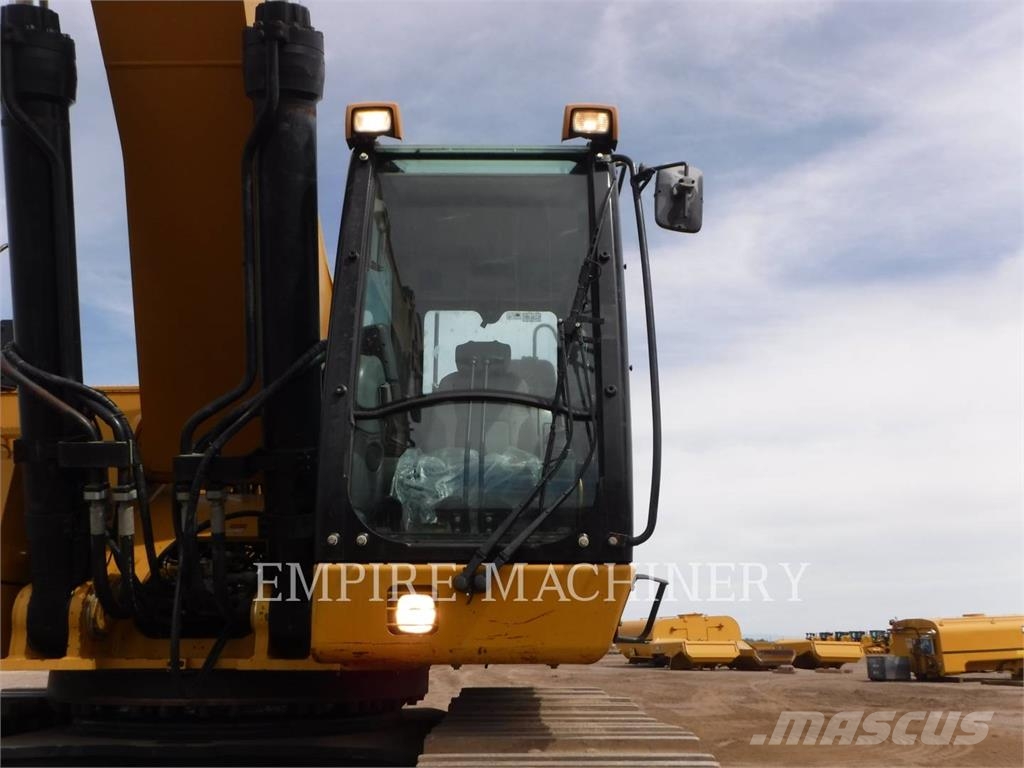 CAT 374DL Roomikekskavaatorid
