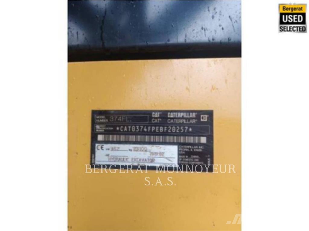 CAT 374F حفارات زحافة