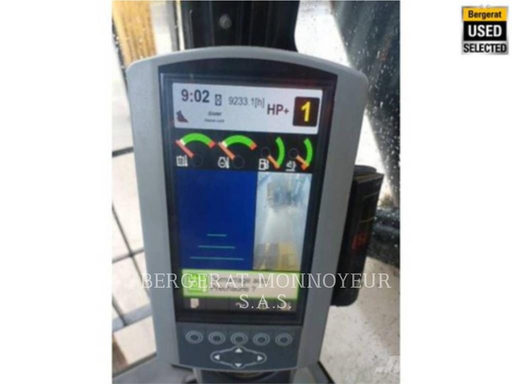 CAT 374F حفارات زحافة