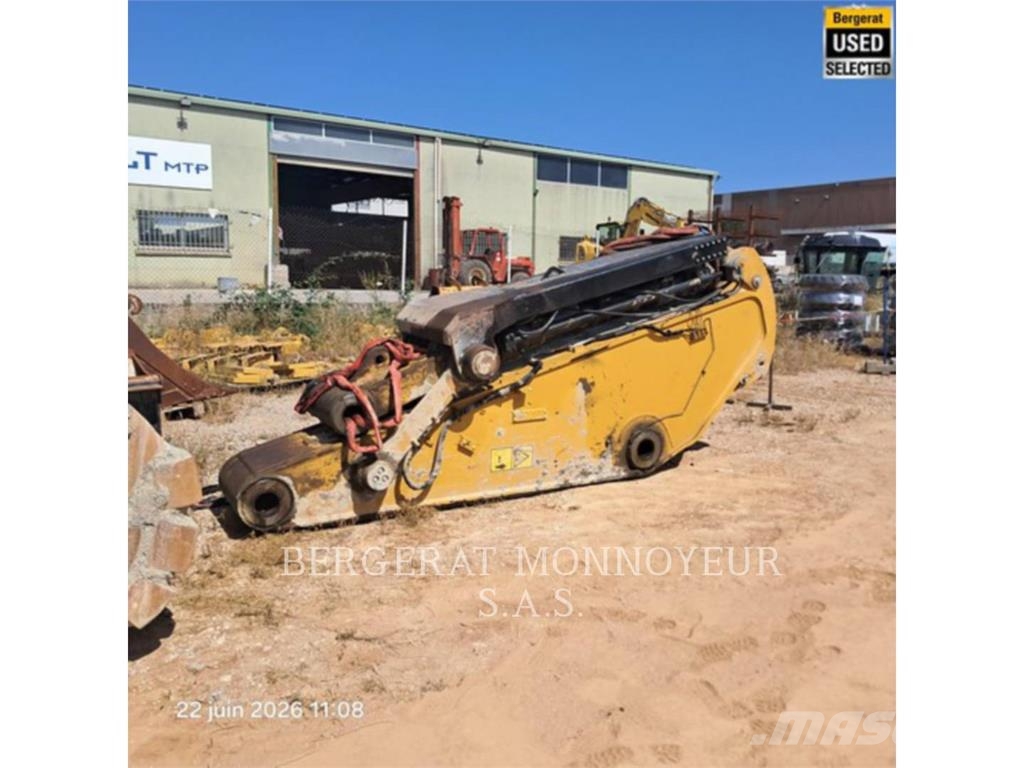 CAT 374F حفارات زحافة