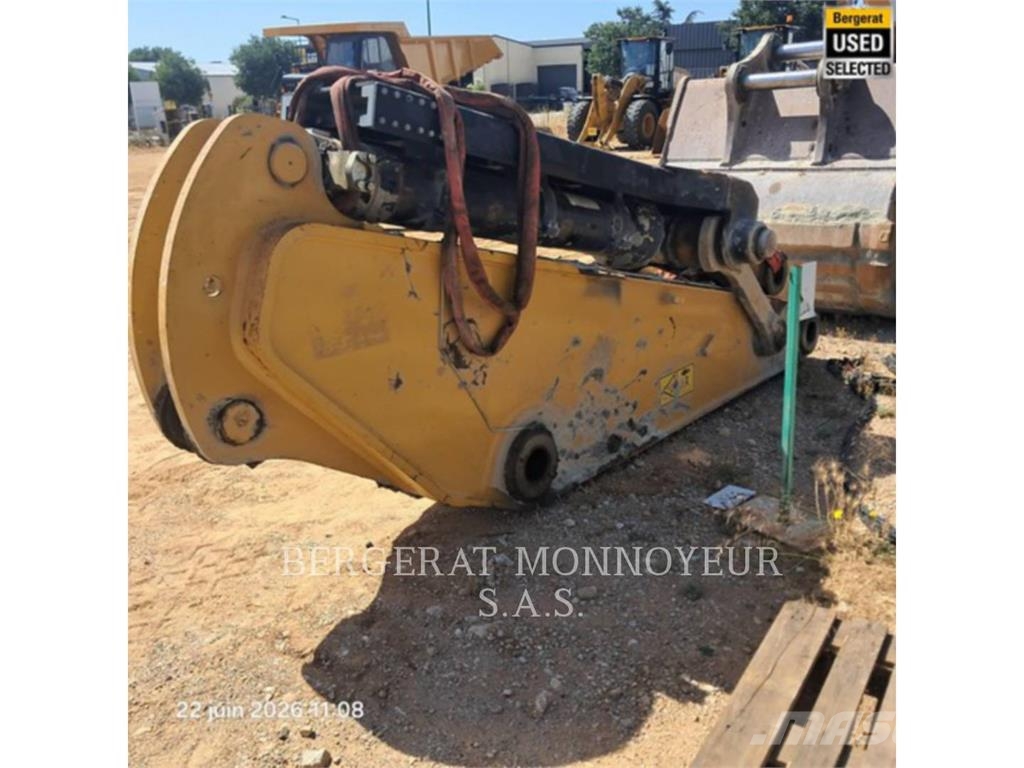 CAT 374F حفارات زحافة