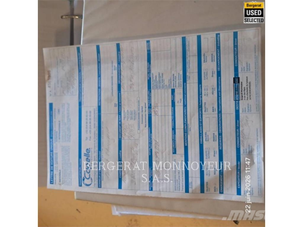 CAT 374F حفارات زحافة