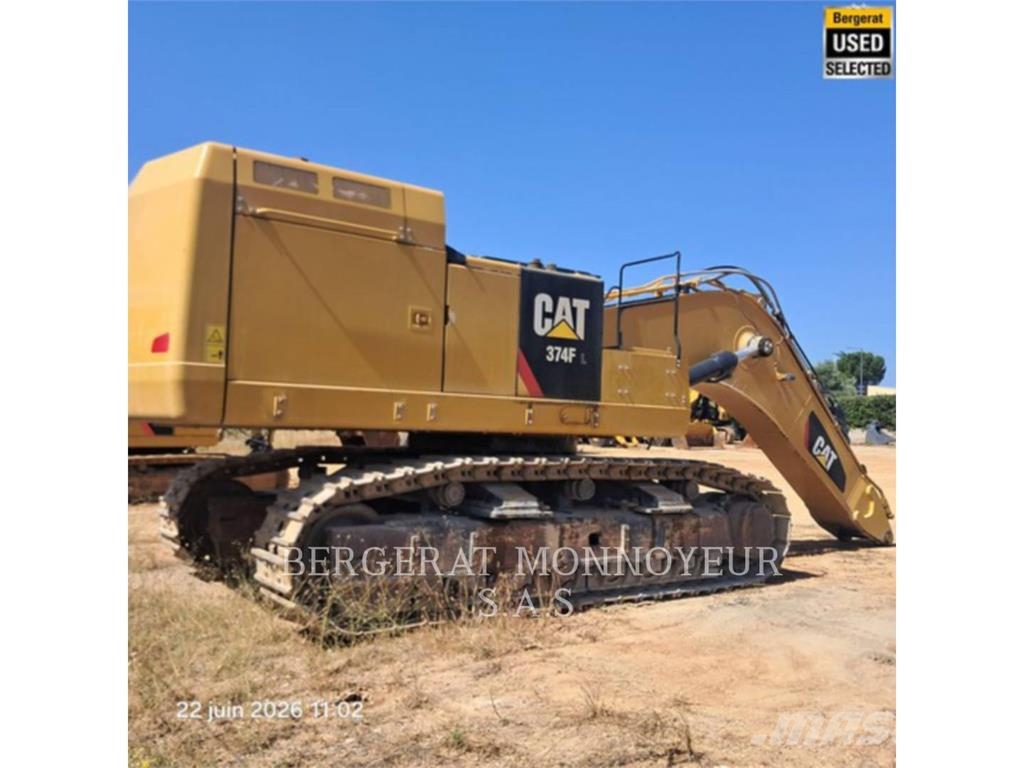 CAT 374F حفارات زحافة