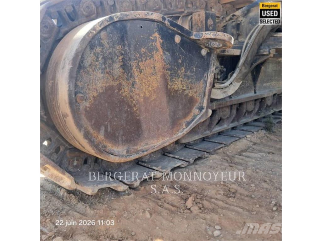 CAT 374F حفارات زحافة