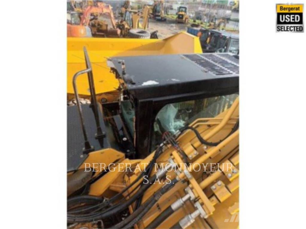 CAT 374F Pelle sur chenilles