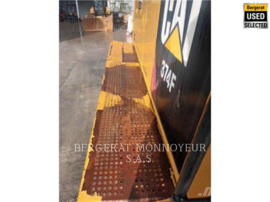 CAT 374F Pelle sur chenilles