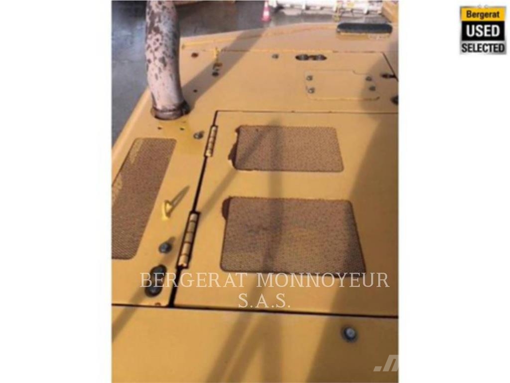 CAT 374F Pelle sur chenilles