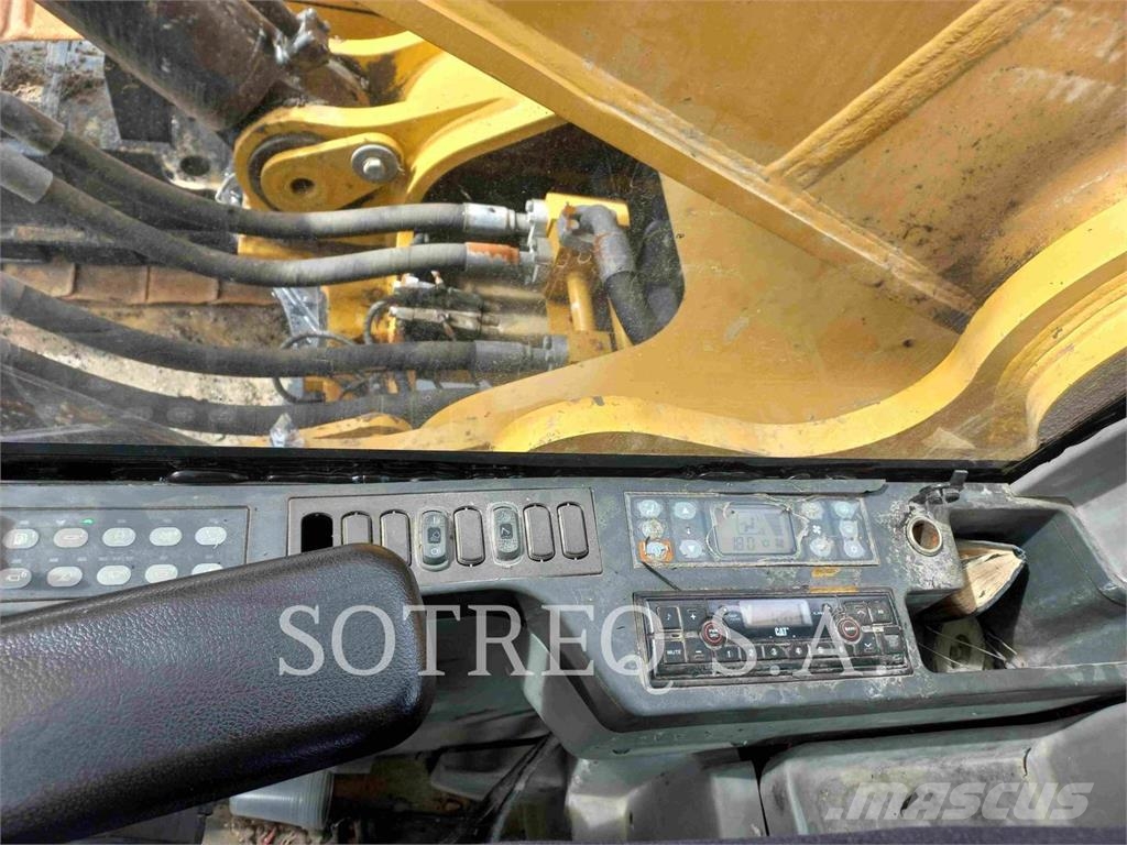 CAT 374FL 履带挖掘机