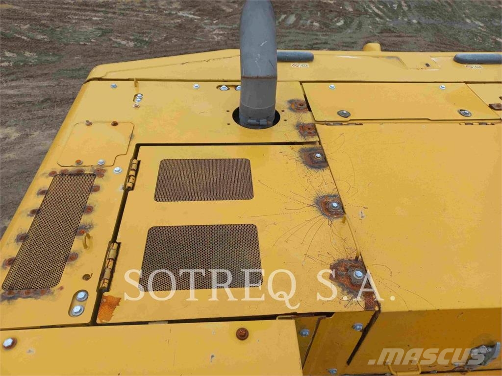 CAT 374FL 履带挖掘机