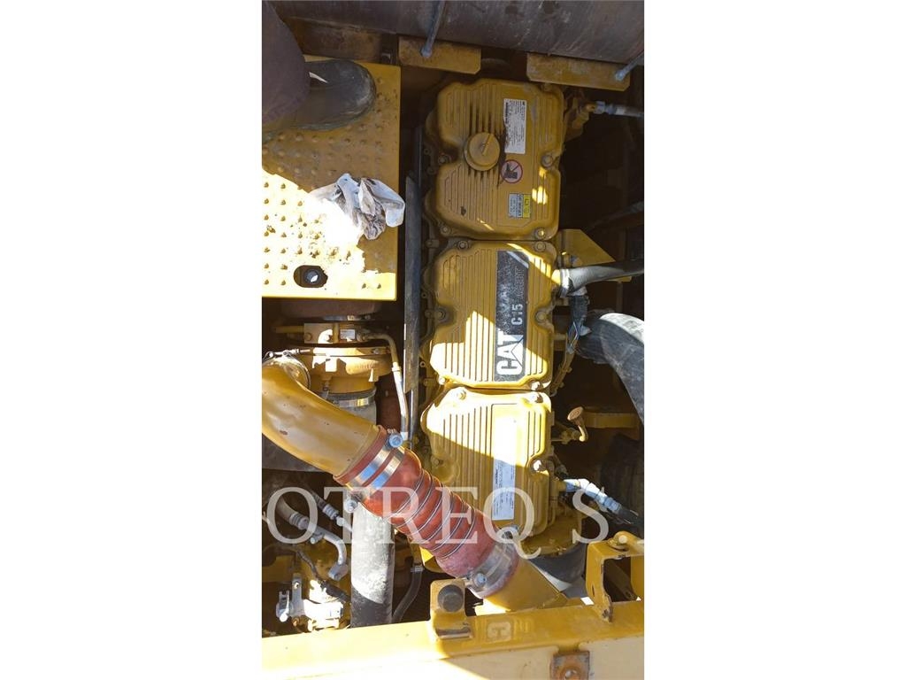 CAT 374FL 履带挖掘机