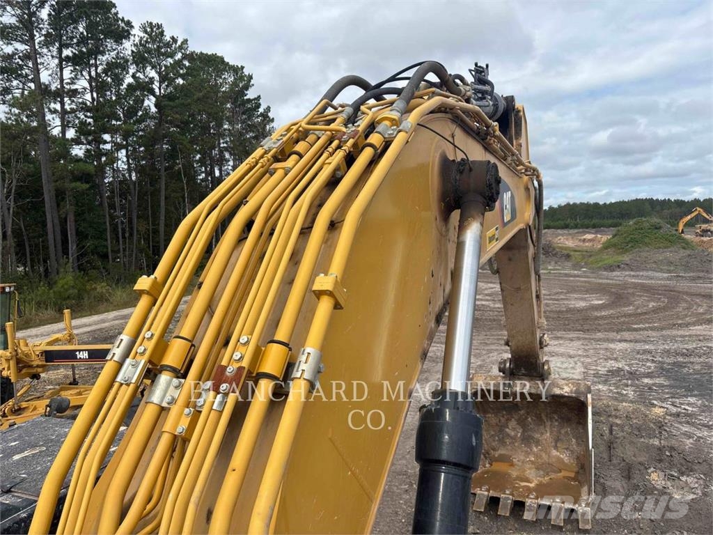 CAT 374FL Excavadoras sobre orugas