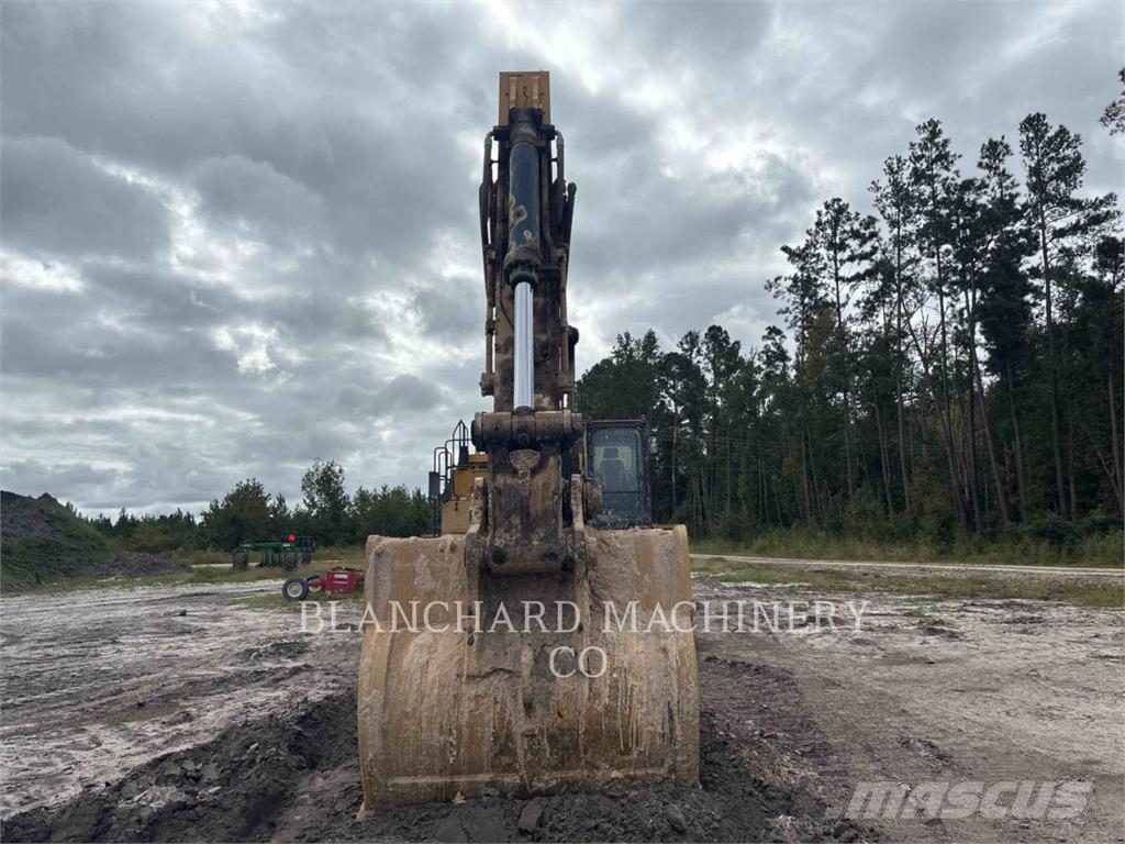 CAT 374FL Excavadoras sobre orugas
