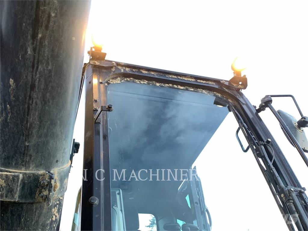 CAT 390F حفارات زحافة