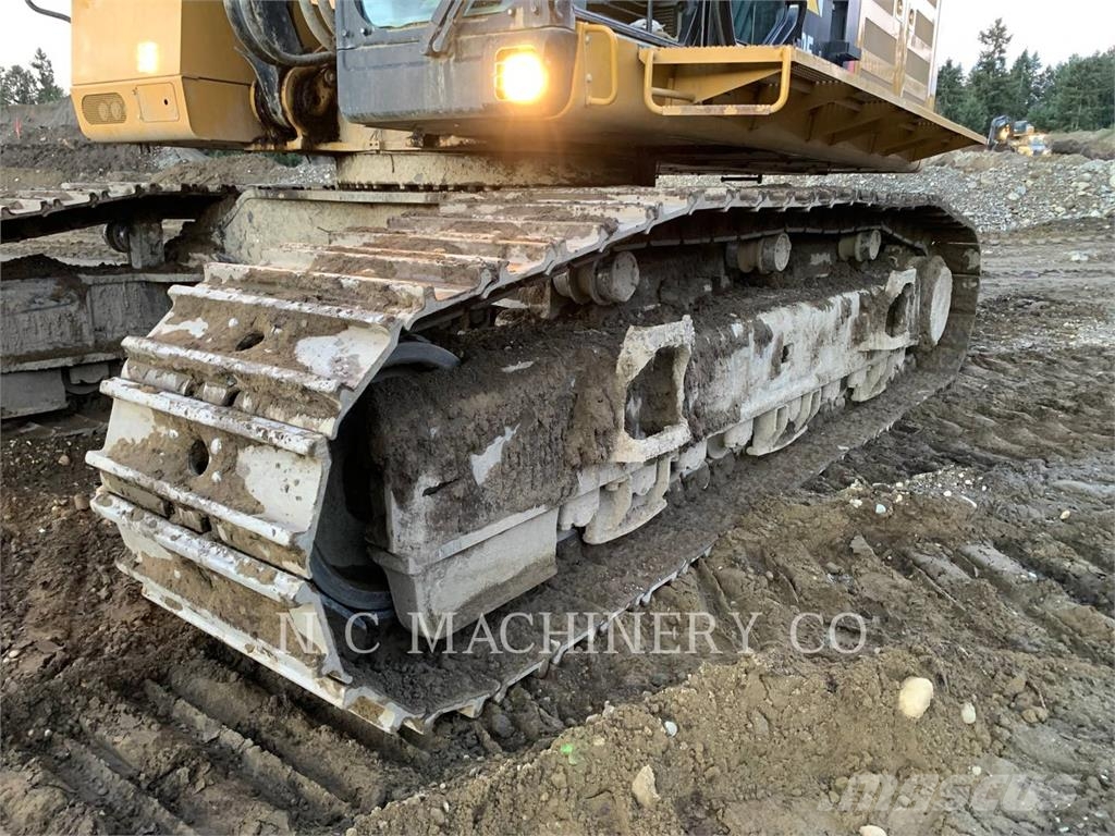 CAT 390F حفارات زحافة