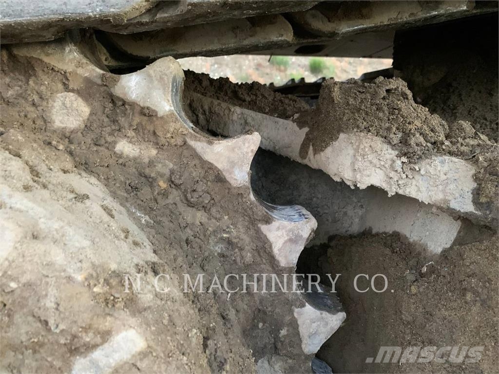CAT 390F حفارات زحافة
