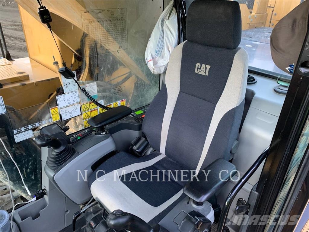 CAT 390F حفارات زحافة
