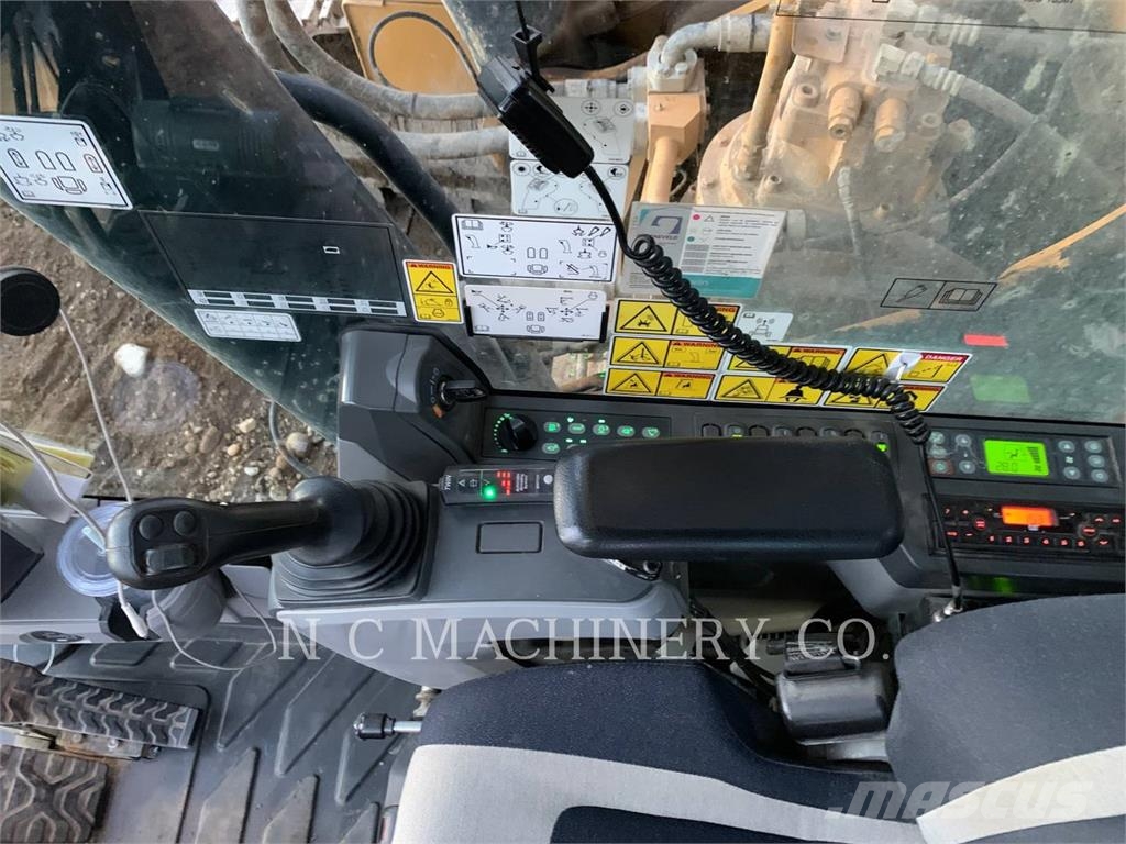 CAT 390F حفارات زحافة