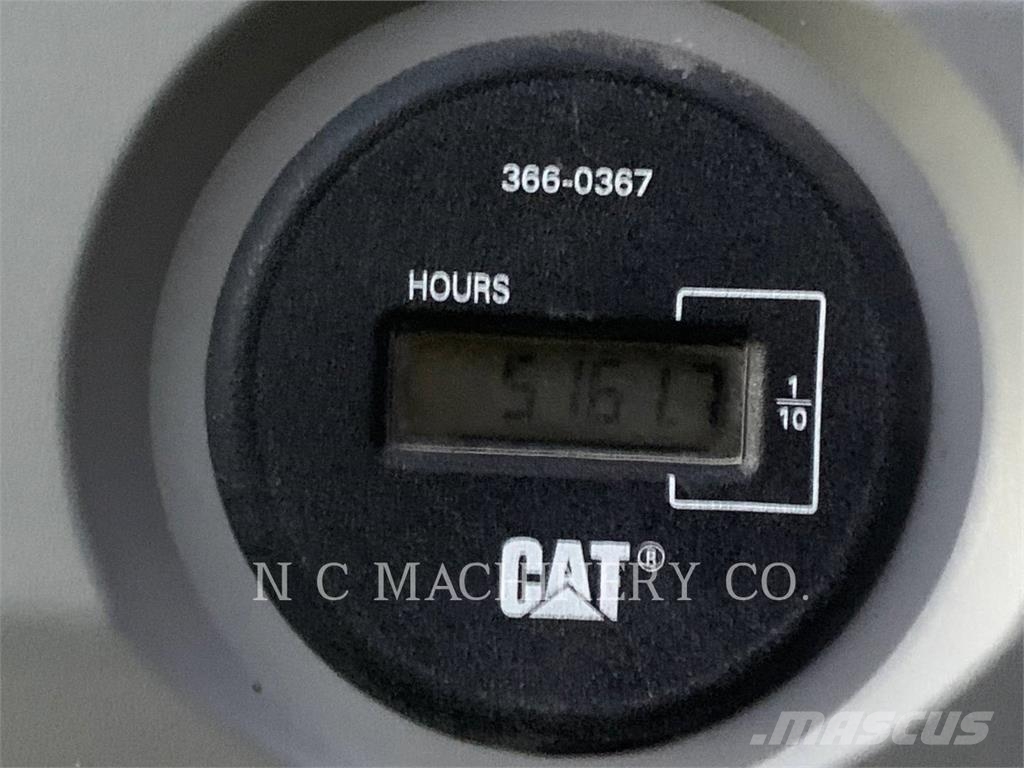 CAT 390F حفارات زحافة