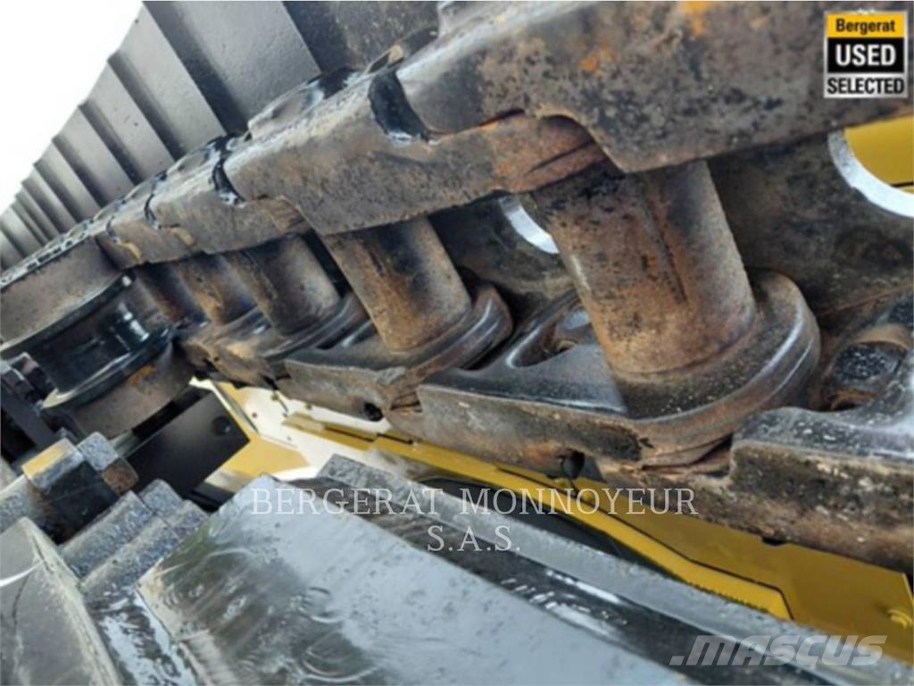 CAT 390F حفارات زحافة