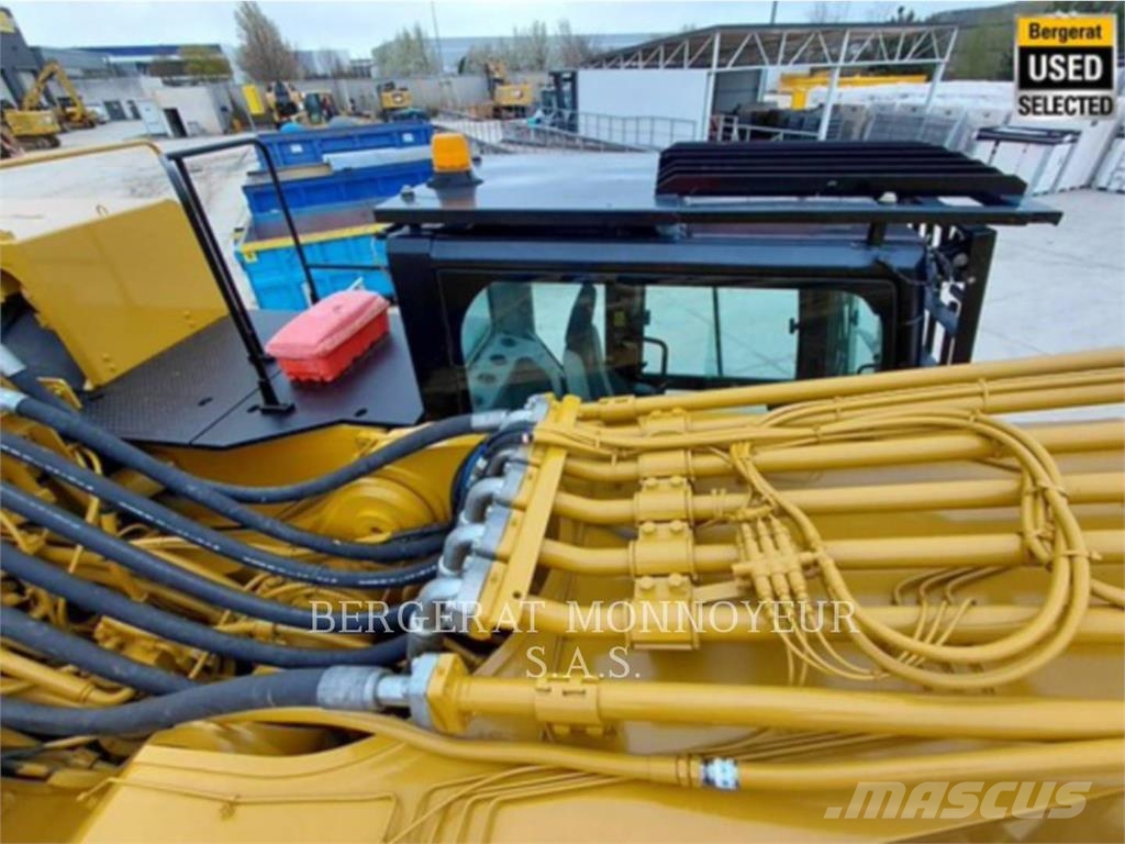 CAT 390F حفارات زحافة