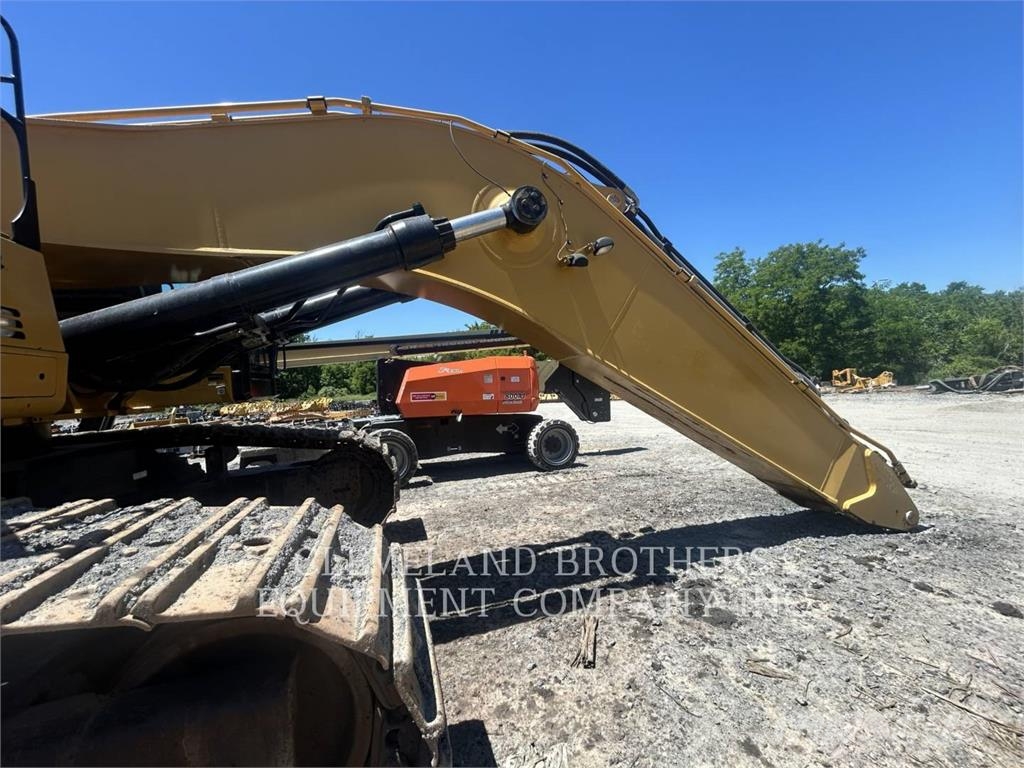 CAT 390F Bandgrävare