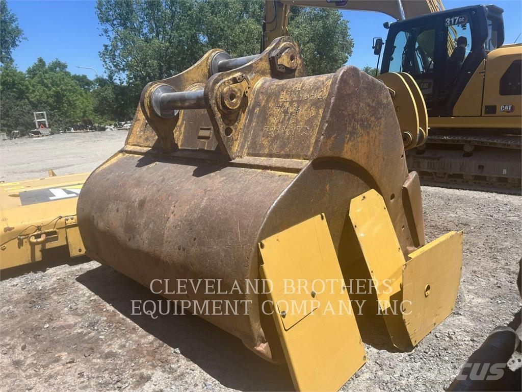 CAT 390F Bandgrävare