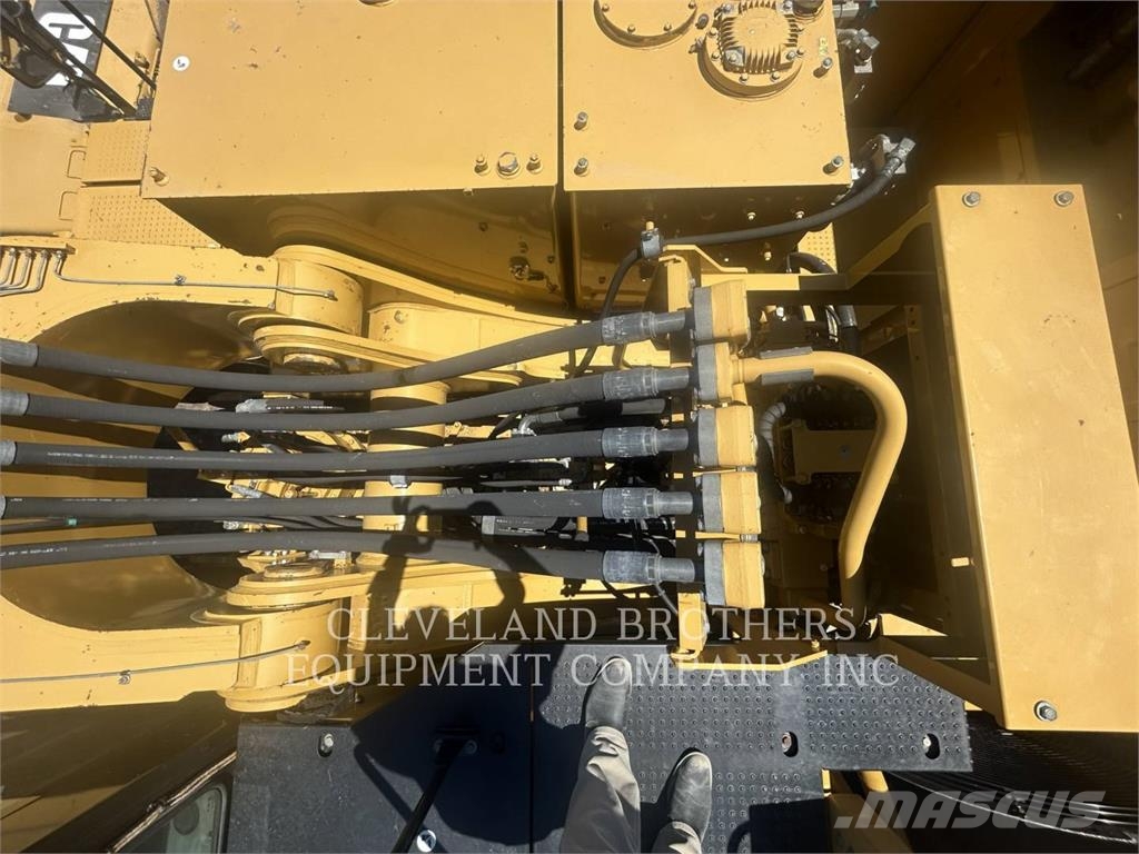 CAT 390F Bandgrävare