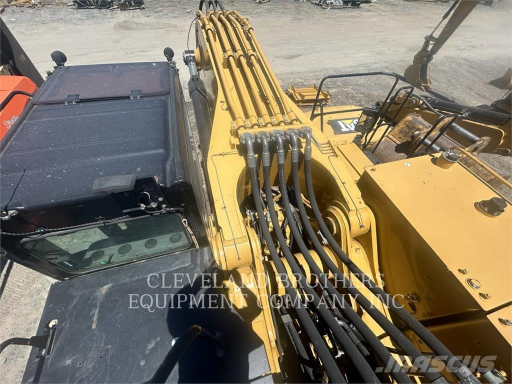 CAT 390F Bandgrävare