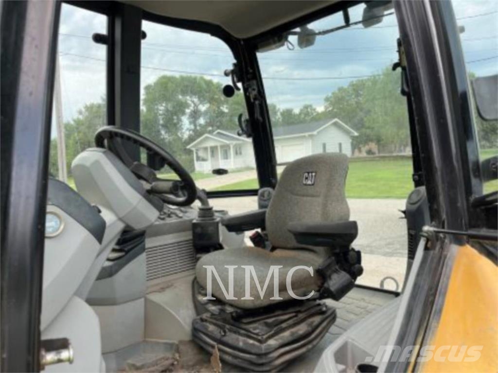 CAT 414E Rataslaadurid
