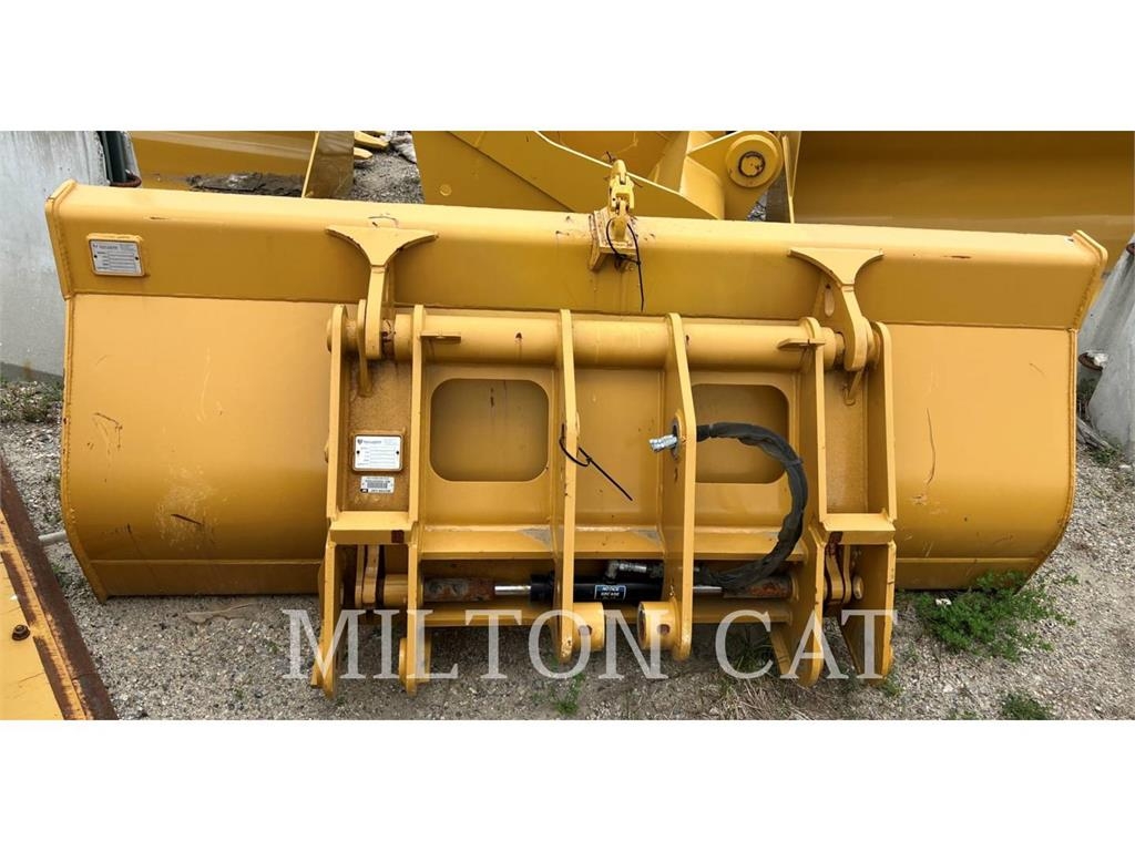 CAT 415F JRB BUCKET AND COUPLER COMBO Kanalak