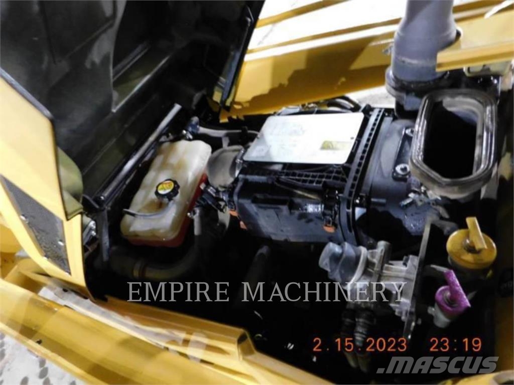CAT 415F2 IL لوادر بعجل
