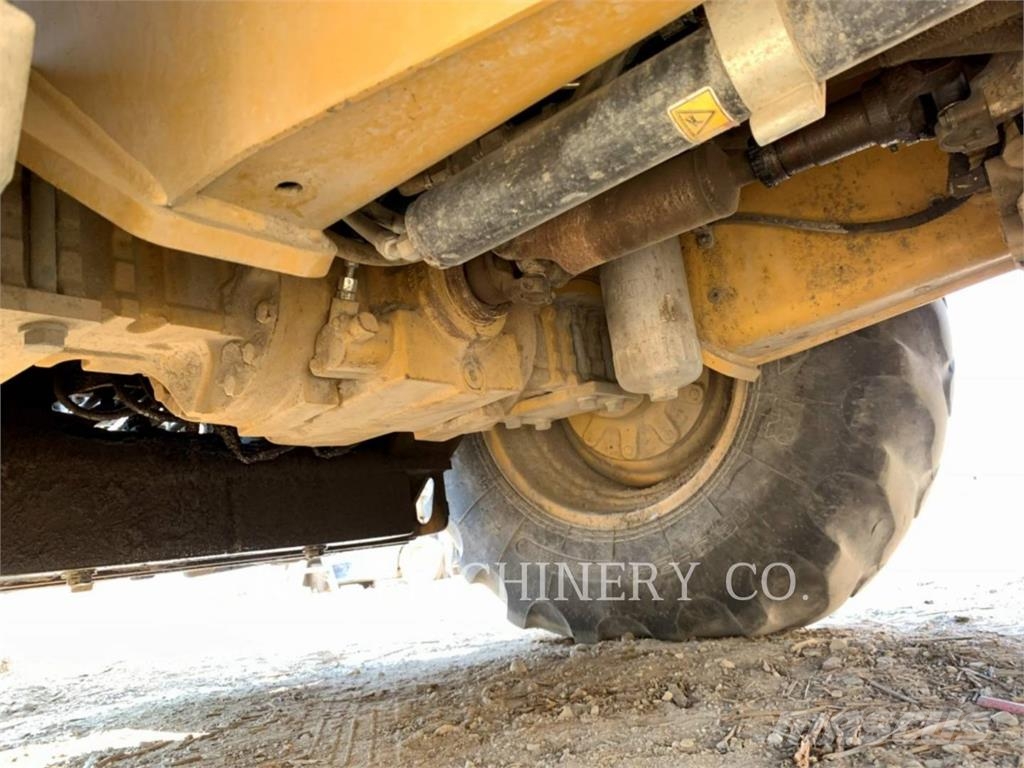 CAT 415F2 IL 백호로더