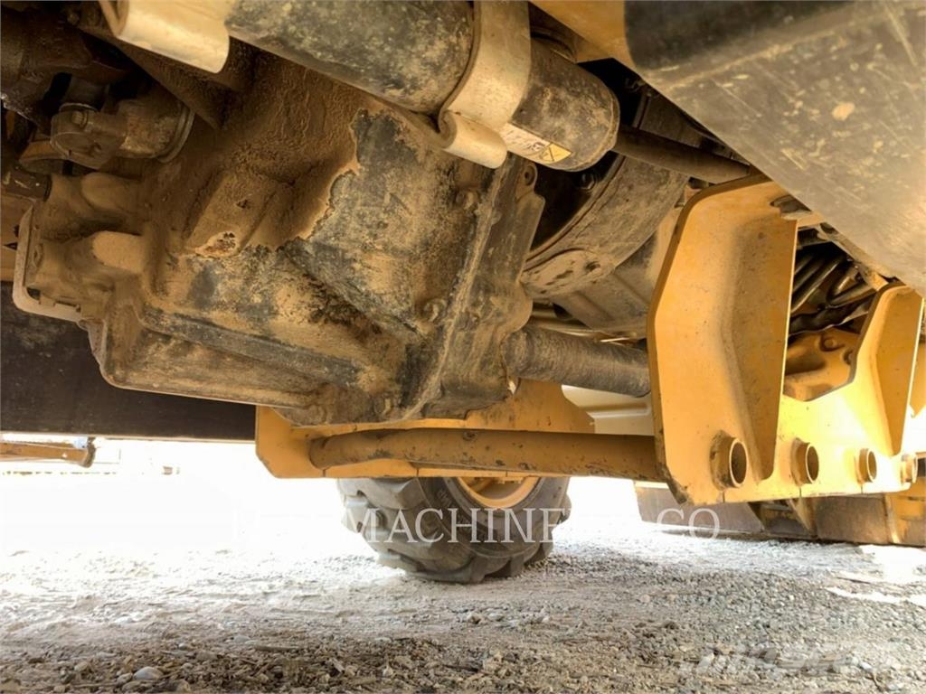 CAT 415F2 IL 백호로더