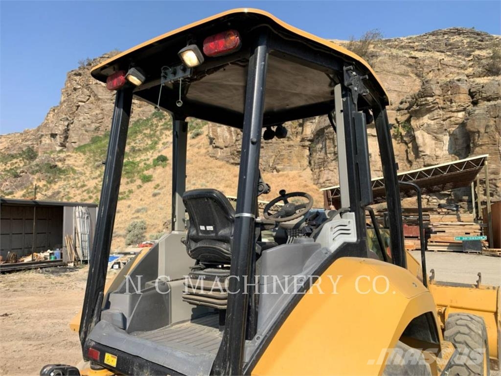 CAT 415F2 IL 백호로더