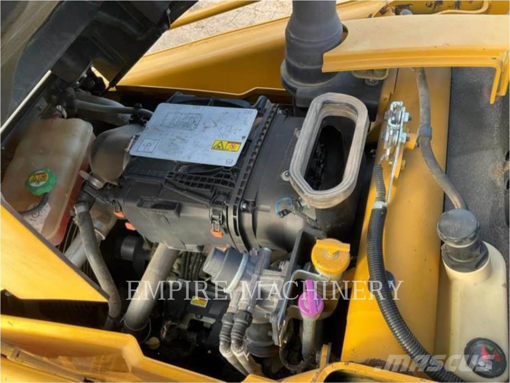 CAT 415F2 IL2D لوادر بعجل