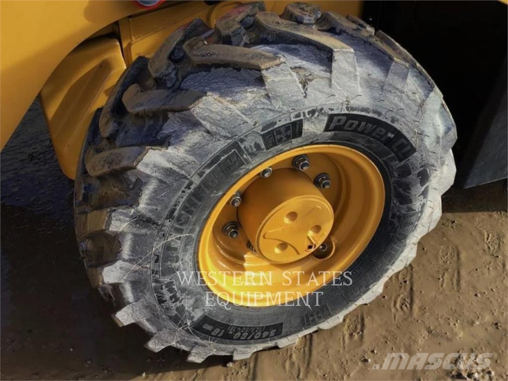 CAT 420 لوادر ذات جرافات عكسية