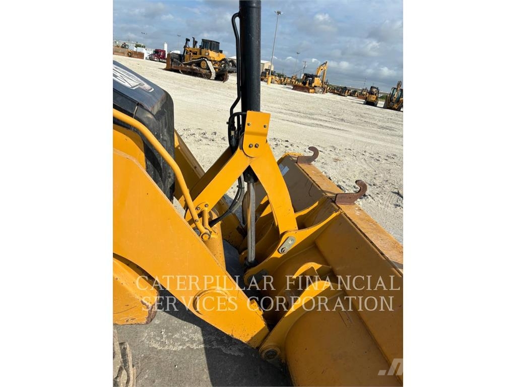 CAT 420-07 لوادر ذات جرافات عكسية