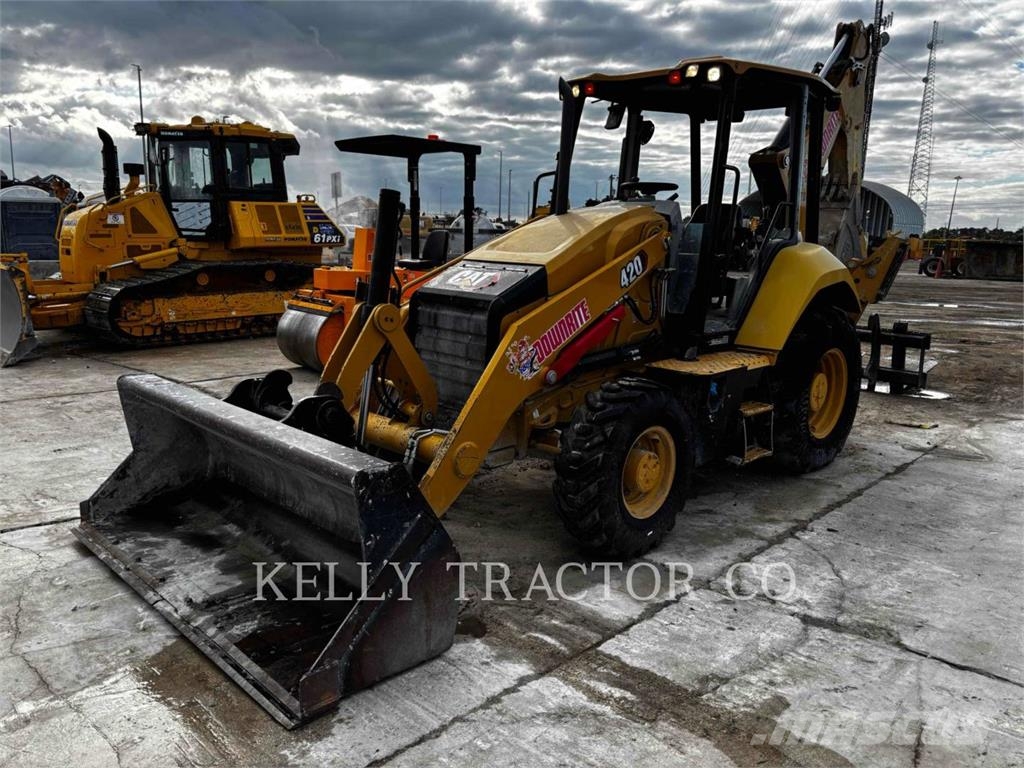 CAT 420-07 لوادر ذات جرافات عكسية